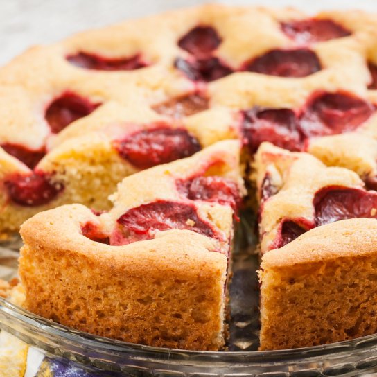 Полуничний кекс