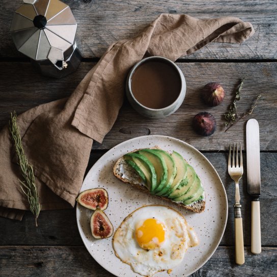 Завтрак с авокадо