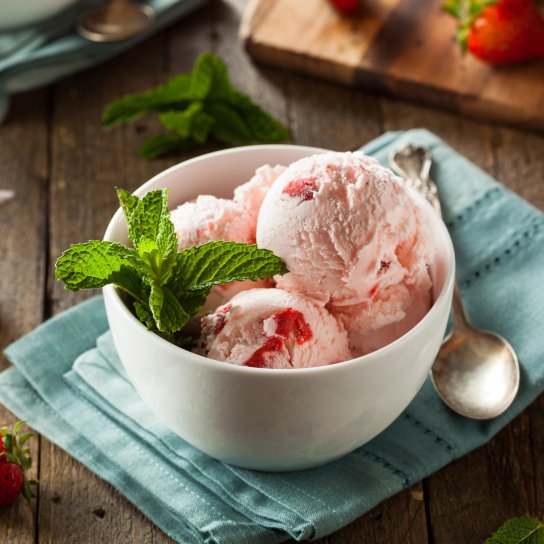 Лимонно-полуничне морозиво