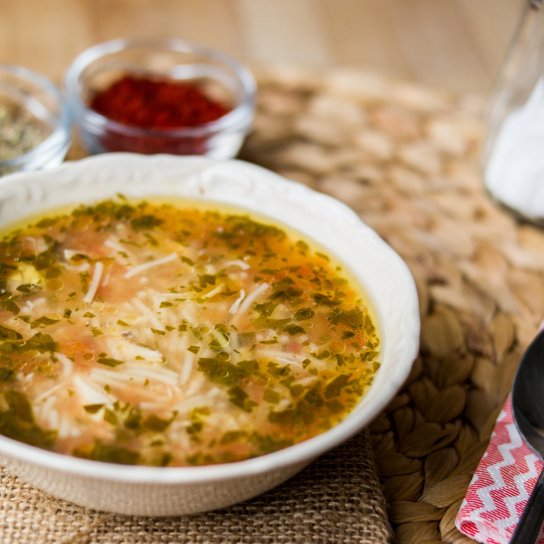 Курячий суп з лисичками