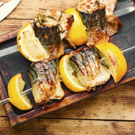 Скумбрія на мангалі
