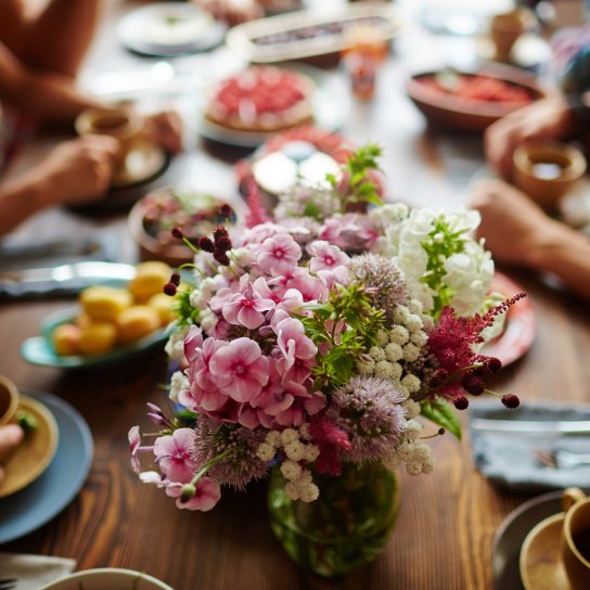 святковий стіл, букет