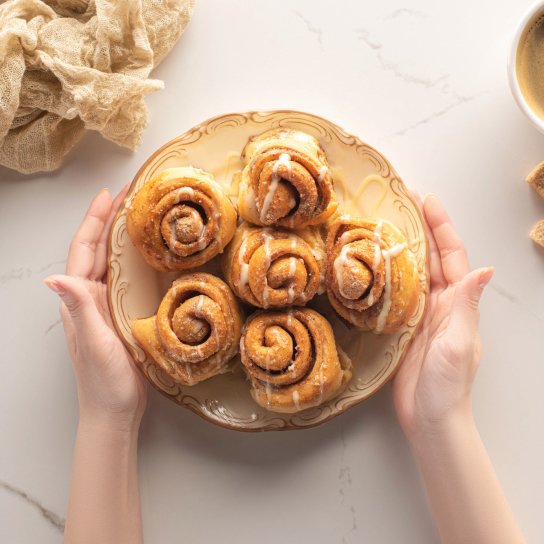 Морквʼяні булочки з корицею