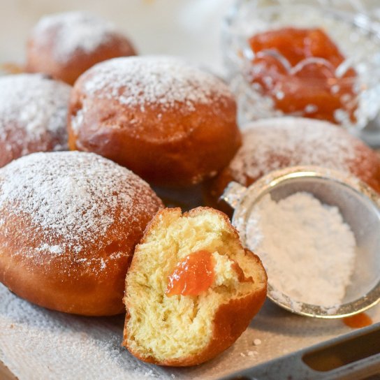 Пончики з начинкою на Різдво