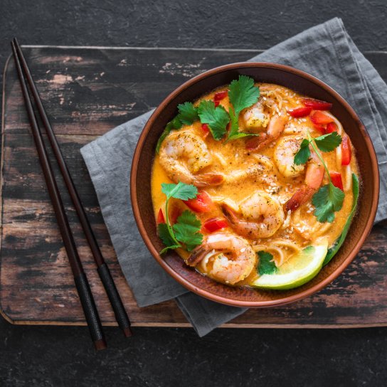 Суп лакса з креветками