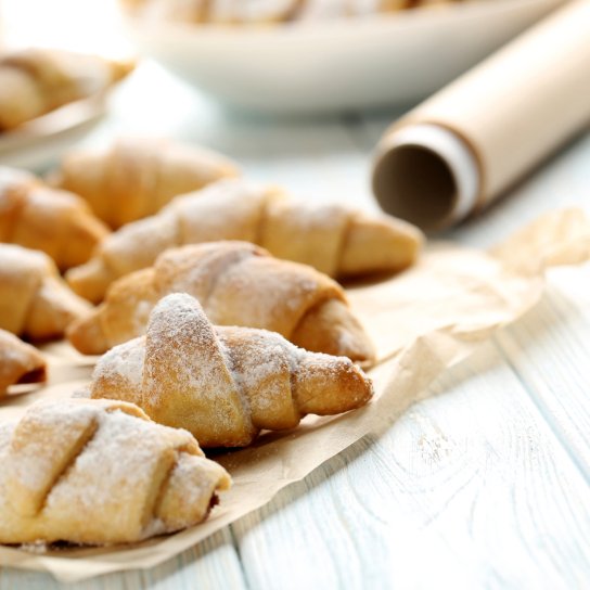 Рогалики з вишнями