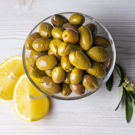Оливки з лимоном