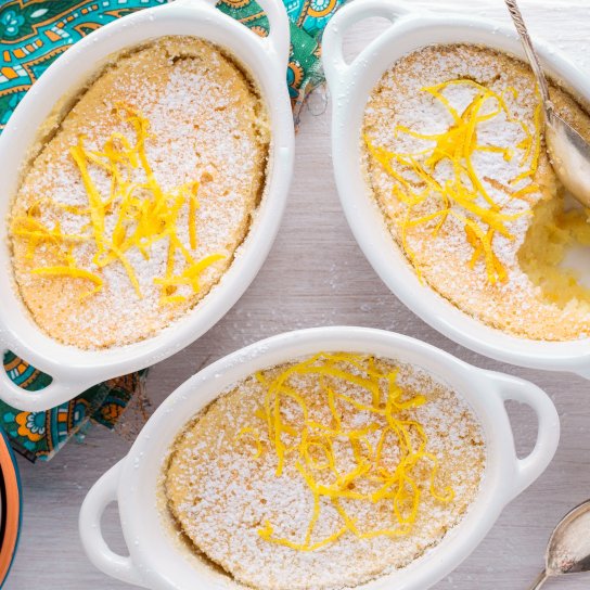 Пудинг "Лимонный сюрприз" с соусом