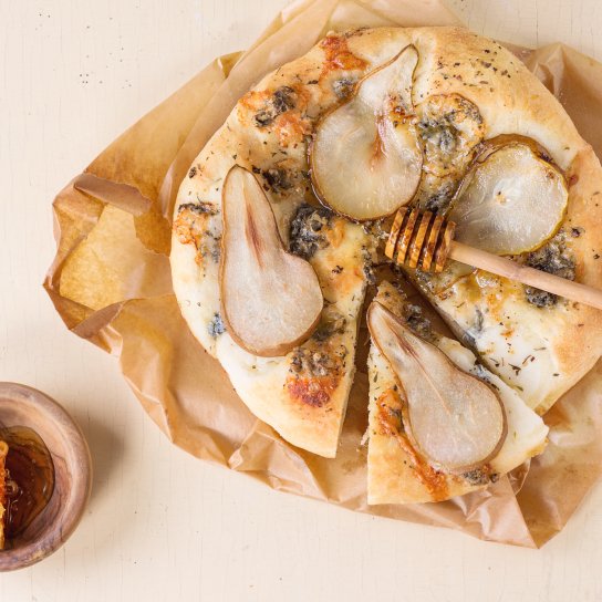 Хачапурі з сиром та грушею