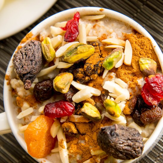 Вівсяна каша з сухофруктами по-марокканськи