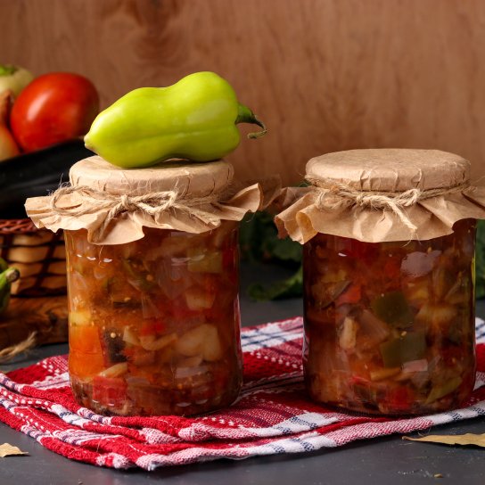 Салат з перцю та моркви на зиму