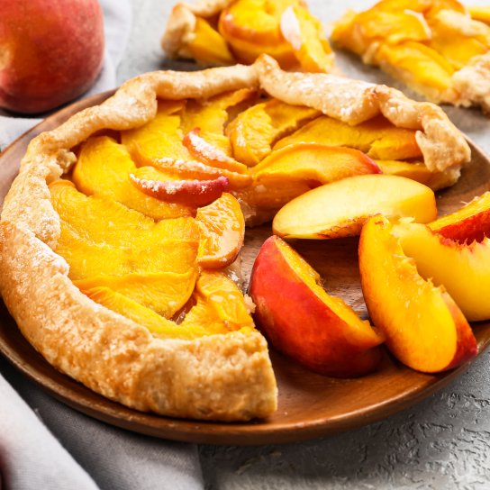 Сирна галета з нектарином