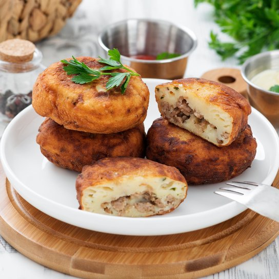 Картопляні пиріжки з бараниною