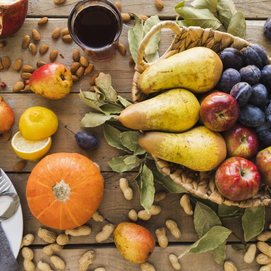 Яблука груші виноград