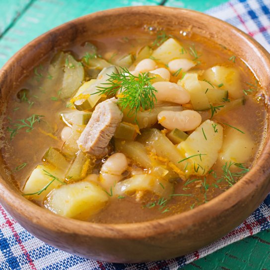 Розсольник із квасолею і овочами
