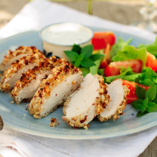 Курячий шніцель у паніровці з мигдалю