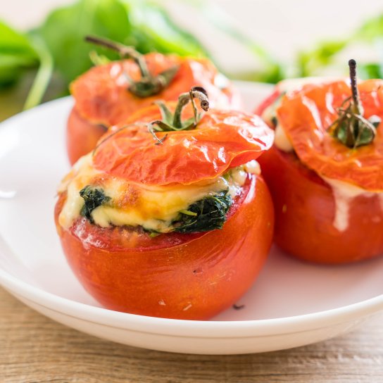Фаршировані томати шпинатом
