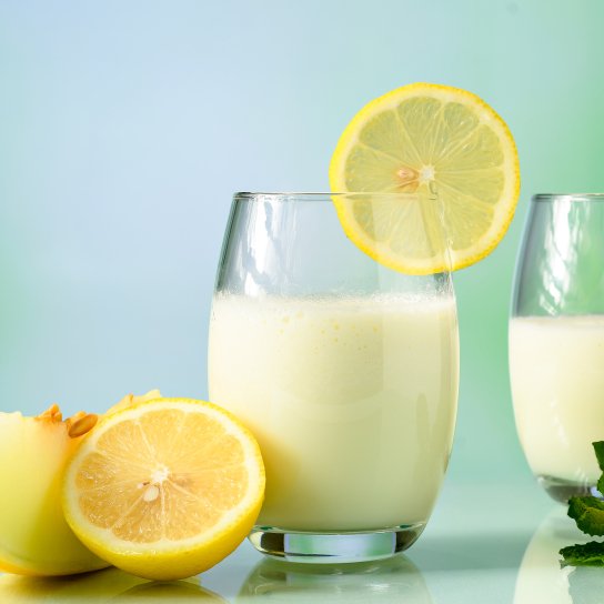 Коктейль из молока и лимона от Дарии Цвек