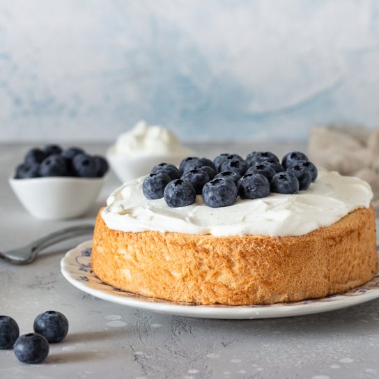 Бісквіт з ягодами