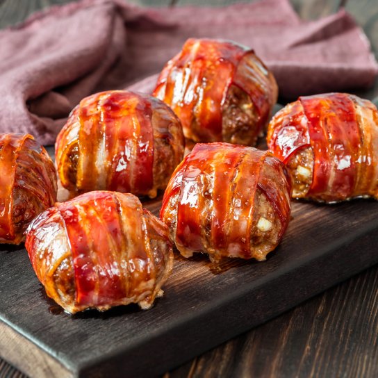 Цибулеві кульки з сиром і беконом