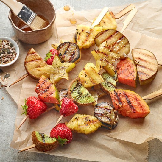 Фрукти на грилі