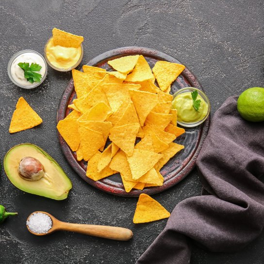 Чипси із соусом гуакамоле