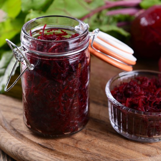 Салат з буряка у банці