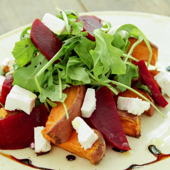 Теплий салат з запеченими овочами