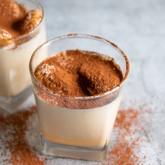 Молочний десерт із цикорію та ряжанки