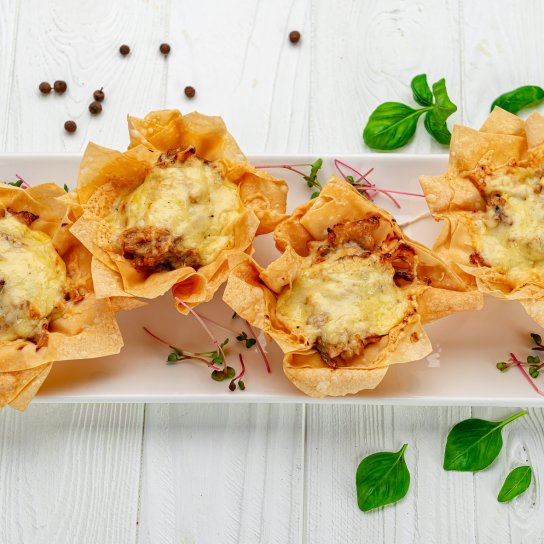 Жульєн у кошиках з листкового тіста