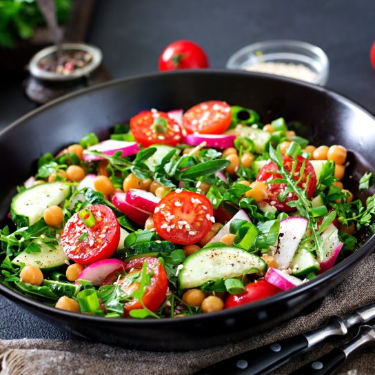 Пісний салат з нутом