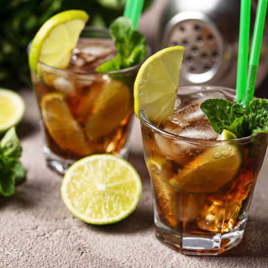 Ромовий коктейль з імбиром і лимоном