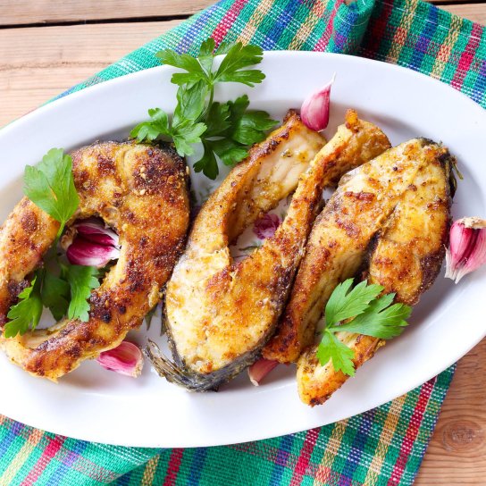 Жареная рыба на сковороде