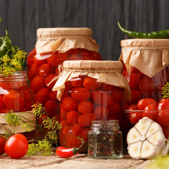 помідори, консервовані з овочами