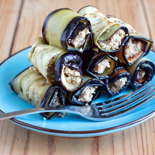 Баклажанові рулетики з горіхами