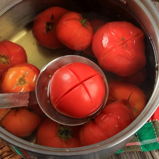 Бланшовані помідори