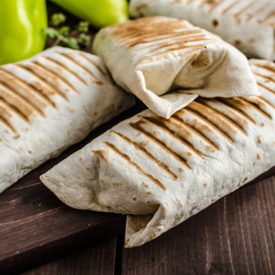 Бурито з яйцями та авокадо