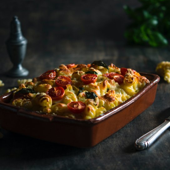 Запечена паста в духовці з ковбасками