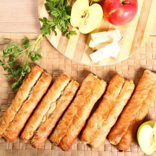 Яблочные рулеты