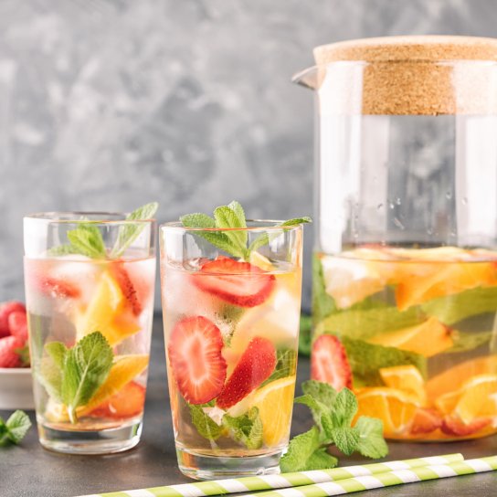 полунично-апельсиновий лимонад