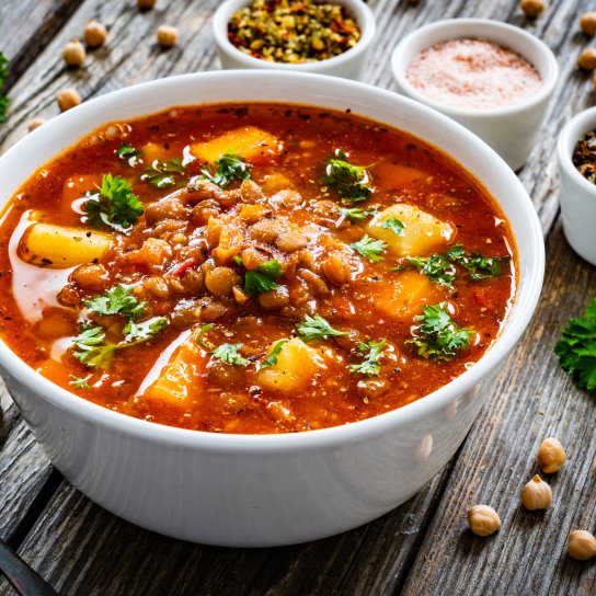 Суп з баклажанами і нутом