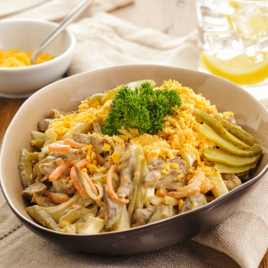 Салат с сердечками и яйцами