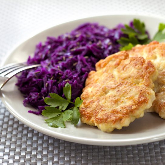 Деруни з куркою, картоплею та сиром