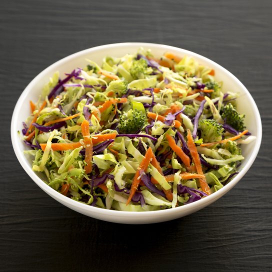 Салат з капусти і броколі