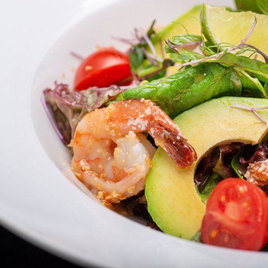 7 салатів з креветками на рік Зеленого дракона — недорого та смачно