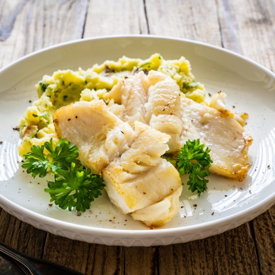 Філе морського окуня, тушковане з овочами