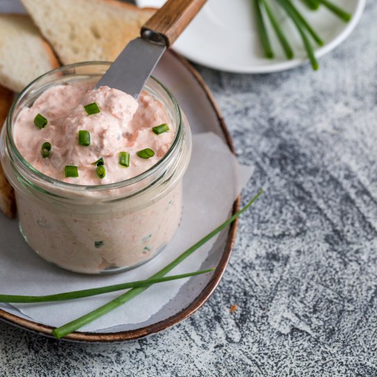 Мус із тунця з каперсами