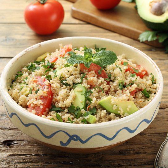 Салат з кіноа та овочами