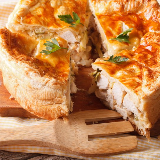 Заливний пиріг з курячим філе