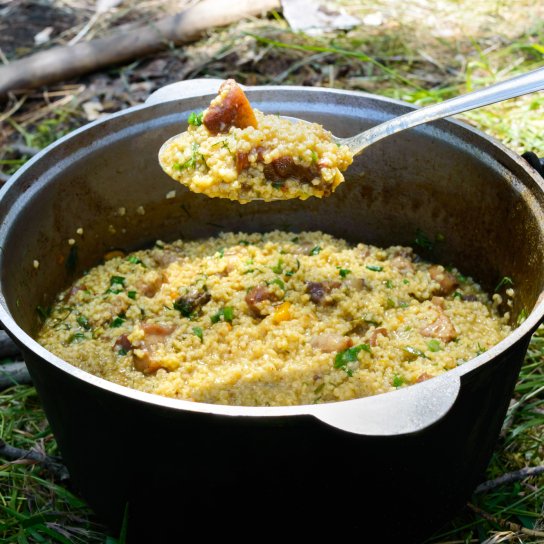 Козацький куліш в казані